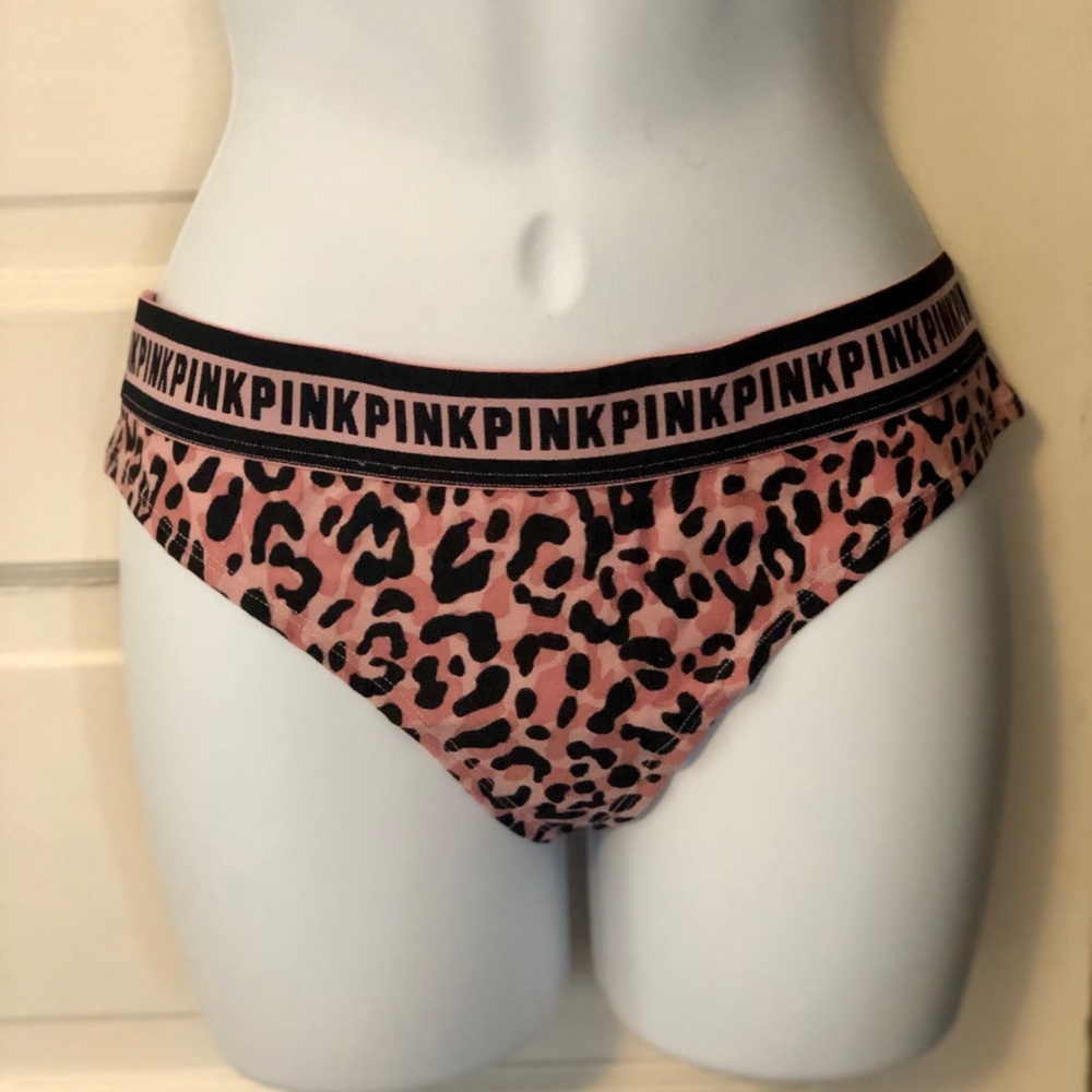 Victoria’s Secret Pink logo thong